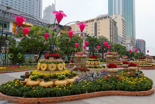 bo-tri-tieu-canh-mua-xuan-dep