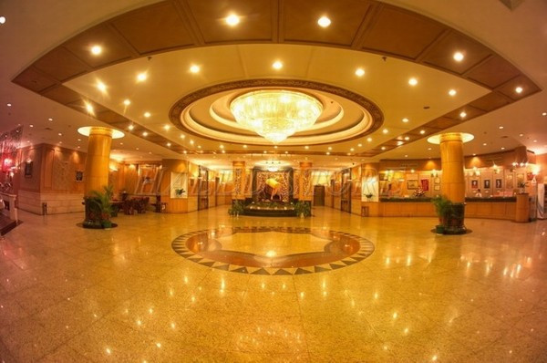 Đèn LED âm trần 12w chiếu sáng sảnh khách sạn 