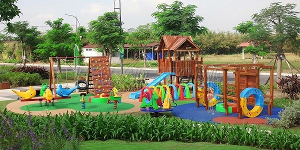 ket-hop-voi-xich-du-va-cac-do-choi-ngaoi-troi-cho-tre