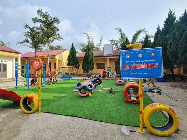 son-nhung-banh-xe-day-mau-sac