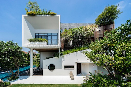 trang-tri-nha-vuon-biet-thu-nghi-duong-mau-4