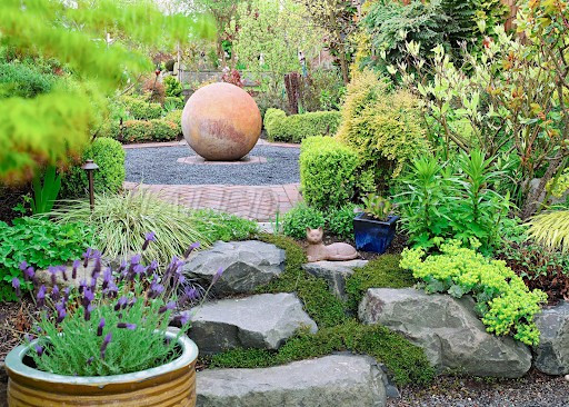 trang-tri-tieu-canh-goc-san-vuon