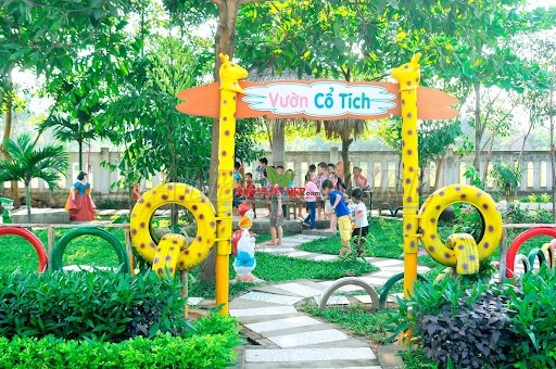 y-tuong-trang-tri-goc-san-vuon-co-tich-cho-tre