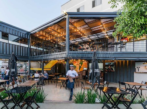 chieu-sang-quan-nhau-mat-pho