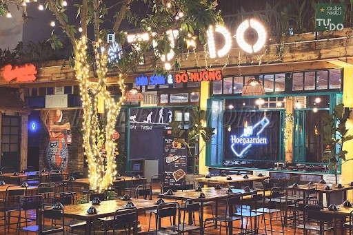 mau-quan-nhau-vuon-tu-do