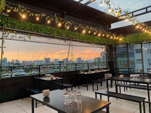 treo-den-led-quan-nhau-san-thuong