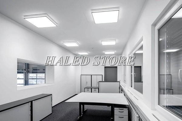 Đèn LED Panel chiếu sáng cho không gian văn phòng. 
