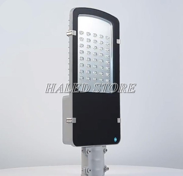 HALED STORE cung cấp đa dạng các mẫu đèn đường năng lượng mặt trời từ thương hiệu uy tín, nguồn gốc xuất xứ rõ ràng