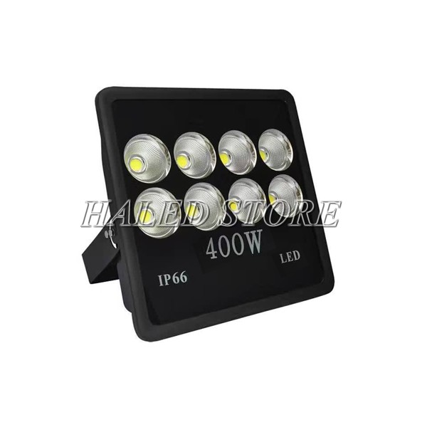 Đèn pha LED đang dần thay thế các loại đèn truyền thống phục vụ cho mục đích chiếu sáng ngoài trời