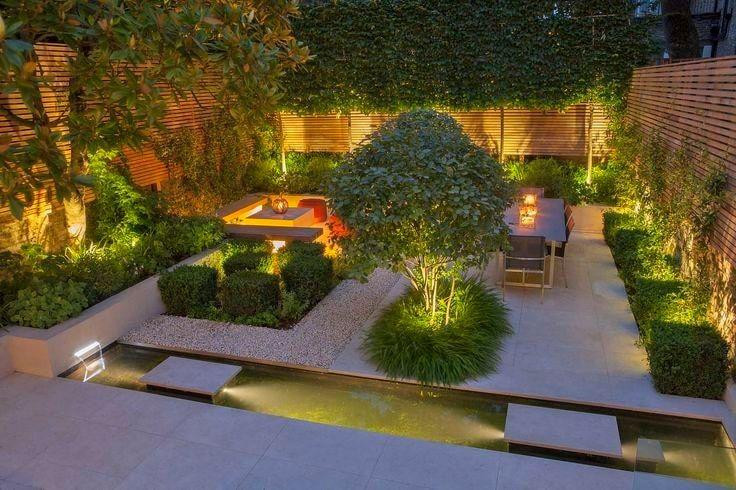 Đèn sân vườn giúp tạo điểm nhấn cho không gian ngoại thất trở nên đẹp mắt hơn. 