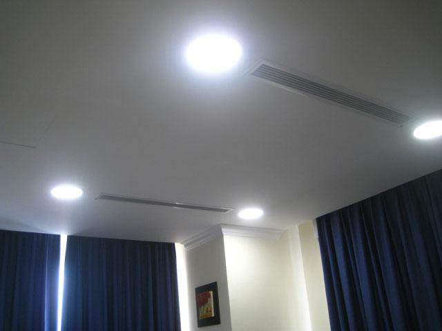 Thời gian chiếu sáng càng lâu thì số điện năng tiêu thụ càng lớn.