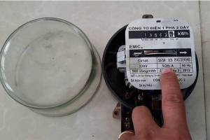 den-led-40w-co-ton-dien-khong