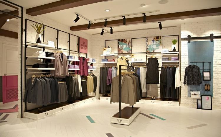 Tầm quan trọng của đèn rọi ray trong cửa hàng và shop quần áo