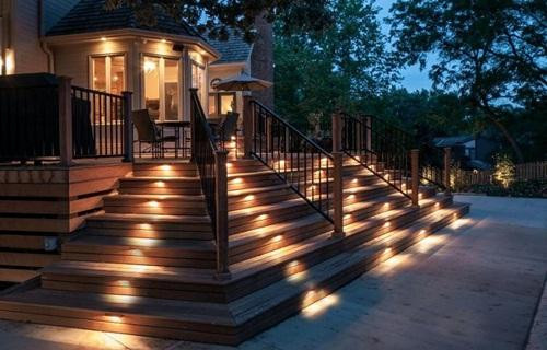 Tại sao cần sử dụng đèn chiếu sáng bậc thềm sân vườn?