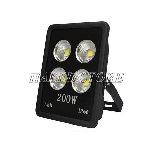 Những yếu tố nào ảnh hưởng đến giá đèn pha LED 200W trên thị trường
