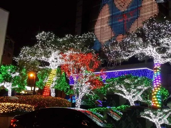 Đèn LED ngoài trời có dùng được trong nhà không