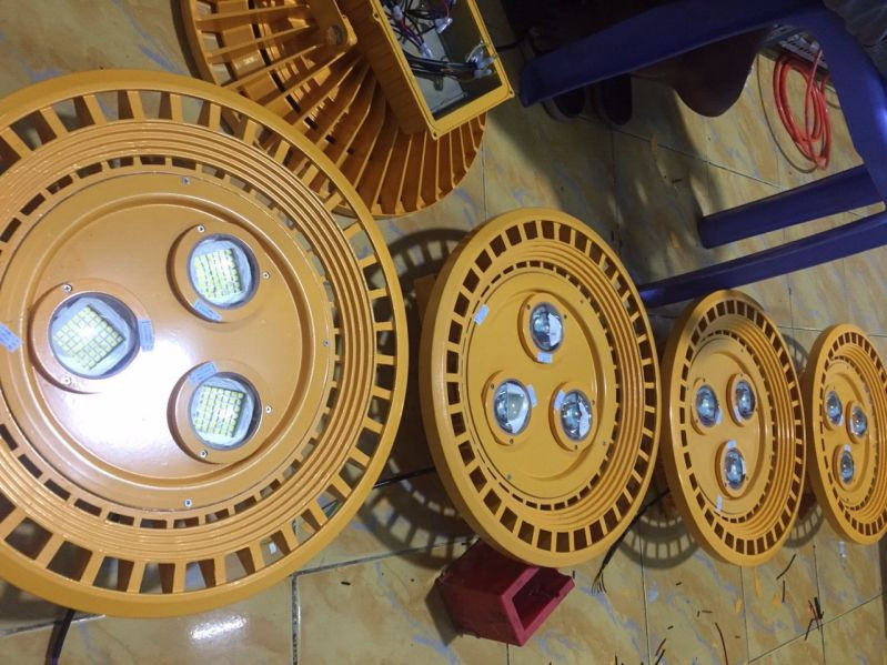 den-led-chong-chay-no-150w-2