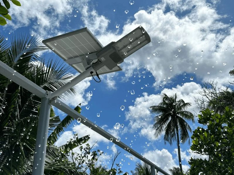 den-duong-nang-luong-mat-troi-300w
