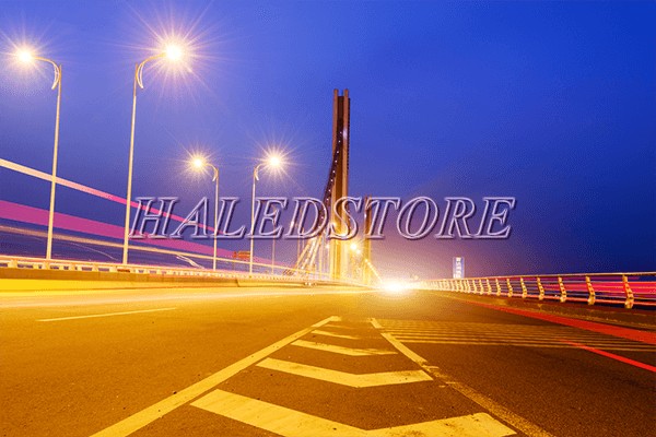 Ứng dụng đèn đường LED PLDA BRP382 172/WW-130