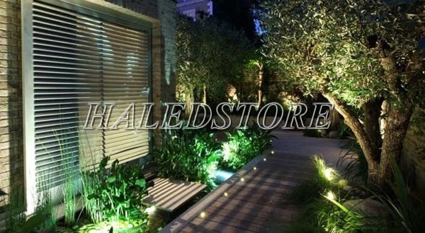 Đèn pha LED PLDA BVP431 LED136/NW-100 chiếu sáng ngoài trời