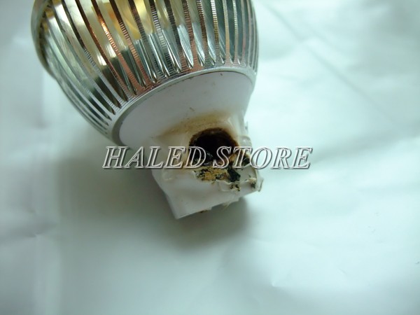 Tác hại của bóng đèn LED kém chất lượng gây nổ