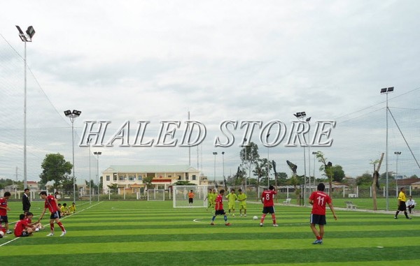 Cột đèn sân bóng đá