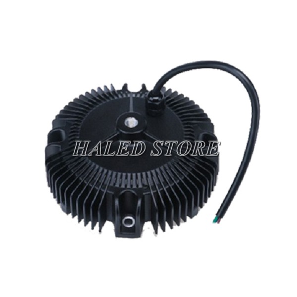 Mặt sau đèn là bộ phận tản nhiệt