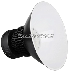 kieu-dang-cua-den-led-nha-xuong-B9-50